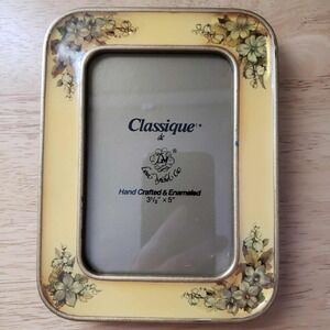 Enameled‎ Gold Floral Picture Frame 3.5x5 Heavy Metal Velvet Back